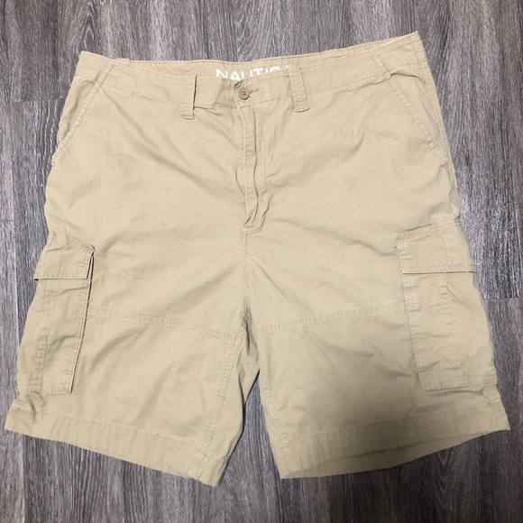 Nautica Men's Size 42 Tan Khaki Stretch Cargo Shorts - Picture 1 of 8